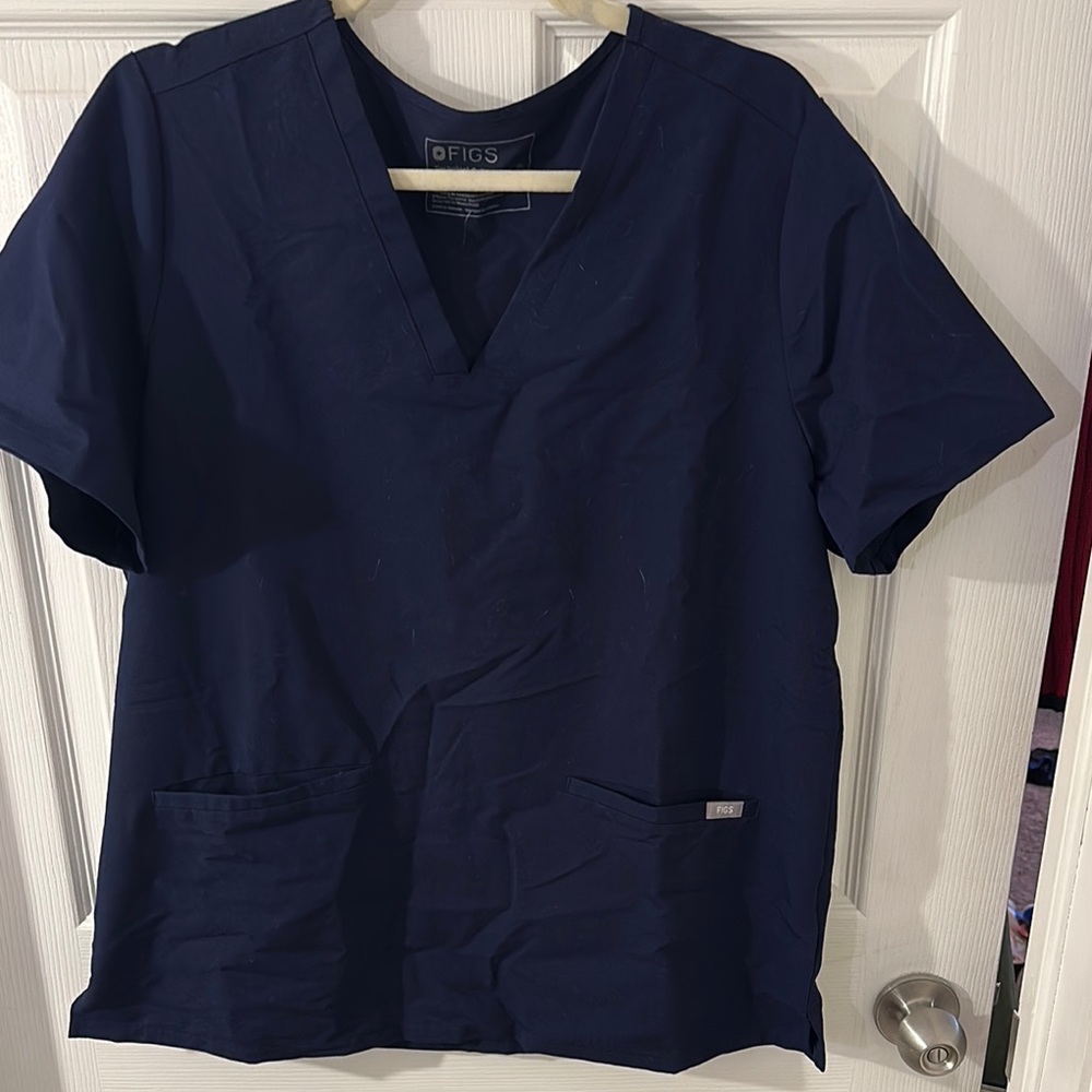 Figs Women’s  Navy Blue Casma 3 pocket Scrub top